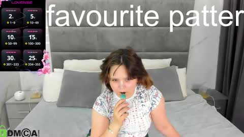 glimmer_goddesss online show from September 21, 8:16 am