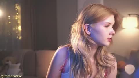 Snapshot of glimmerwave chatting on December 14, 5:40 pm Gracia online show from December 14, 5:40 pm