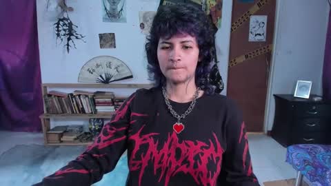 Snapshot of glitch_doll chatting on October 25, 1:51 pm NYX online show from October 25, 1:51 pm