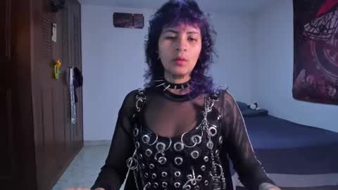 Snapshot of glitch_doll chatting on October 30, 1:56 pm NYX online show from October 30, 1:56 pm