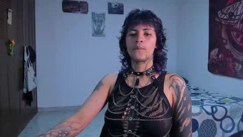 Snapshot of glitch_doll chatting on November 7, 3:23 pm NYX online show from November 7, 3:23 pm