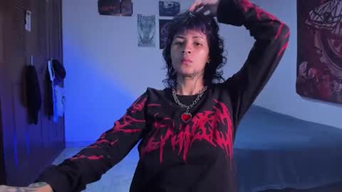 Snapshot of glitch_doll chatting on November 10, 3:22 pm NYX online show from November 10, 3:22 pm