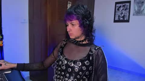 Snapshot of glitch_doll chatting on November 14, 3:44 pm NYX online show from November 14, 3:44 pm