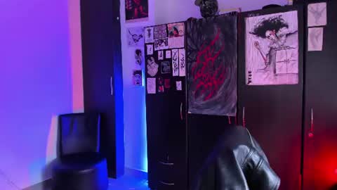 Snapshot of glitch_doll chatting on July 10, 7:27 pm NYX online show from July 10, 7:27 pm
