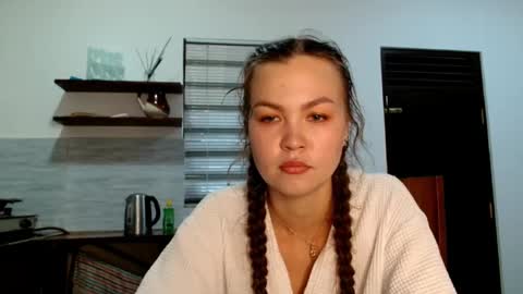 glitter_doll online show from October 5, 8:34 am