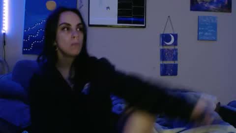 anna online show from December 14, 9:25 am