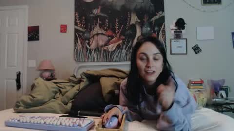 Snapshot of glitterspace chatting on May 1, 3:44 am anna online show from May 1, 3:44 am