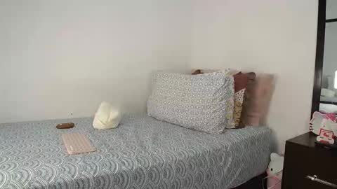 suzy online show from April 12, 2:16 am