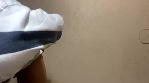 Snapshot of glly555 chatting on March 27, 10:48 am glly555 online show from March 27, 10:48 am