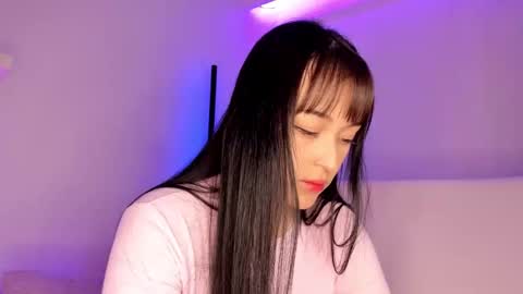 Mimi online show from December 6, 6:50 pm