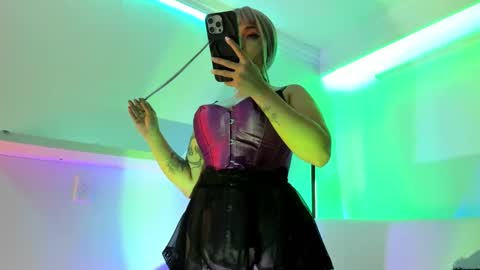 Mimi online show from February 12, 8:40 pm