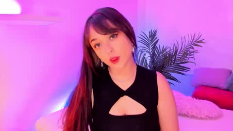 Mimi online show from January 15, 6:00 pm