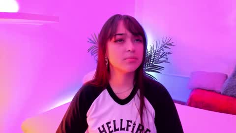 Mimi online show from January 17, 7:17 pm