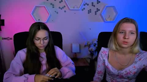 Snapshot of gloria_bubble chatting on November 23, 9:53 am your dream online show from November 23, 9:53 am