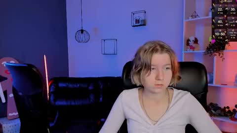 Snapshot of gloria_bubble chatting on December 19, 8:16 pm your dream online show from December 19, 8:16 pm