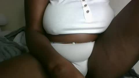 Snapshot of glorious_t chatting on November 1, 2:13 am glorious_t online show from November 1, 2:13 am