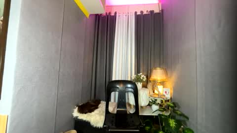 shy online show from March 28, 2:22 am