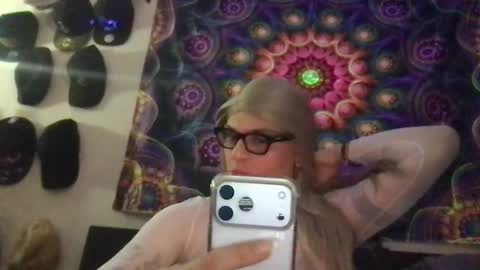 Glow Goddess online show from January 11, 8:52 am