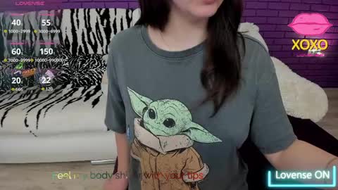 Mia online show from April 2, 4:15 pm