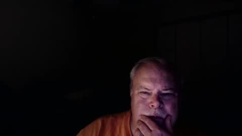 Snapshot of gmctruckguy chatting on April 29, 1:21 am gmctruckguy online show from April 29, 1:21 am
