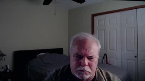 Snapshot of gmctruckguy chatting on May 2, 5:40 pm gmctruckguy online show from May 2, 5:40 pm
