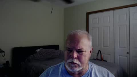 Snapshot of gmctruckguy chatting on July 16, 3:40 pm gmctruckguy online show from July 16, 3:40 pm