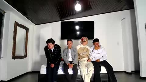 Snapshot of gnecos chatting on October 16, 5:36 pm THOMAS AND DAMIAND online show from October 16, 5:36 pm