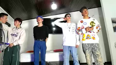 Snapshot of gnecos chatting on October 18, 6:08 pm THOMAS AND DAMIAND online show from October 18, 6:08 pm