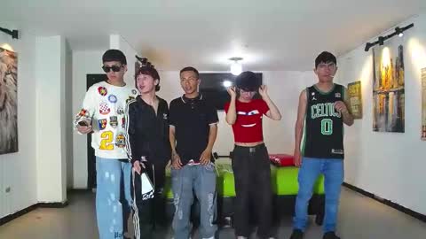 THOMAS AND DAMIAND online show from December 15, 6:45 pm