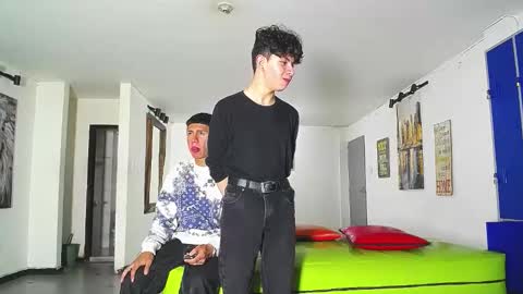 Snapshot of gnecos chatting on January 17, 7:39 pm THOMAS AND DAMIAND online show from January 17, 7:39 pm