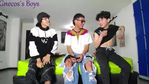 Snapshot of gnecos chatting on February 1, 8:40 pm THOMAS AND DAMIAND online show from February 1, 8:40 pm