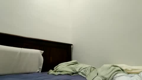 Snapshot of gnik8124 chatting on November 7, 7:52 am gnik8124 online show from November 7, 7:52 am