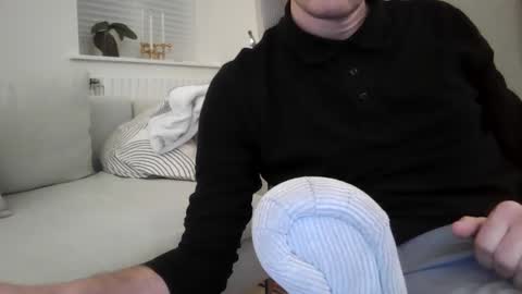 Gnusmas4you online show from December 17, 7:42 pm