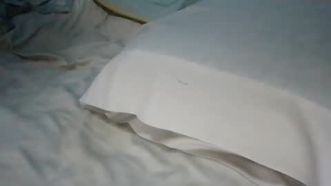 Snapshot of gnzurg chatting on October 18, 6:37 am gnz online show from October 18, 6:37 am