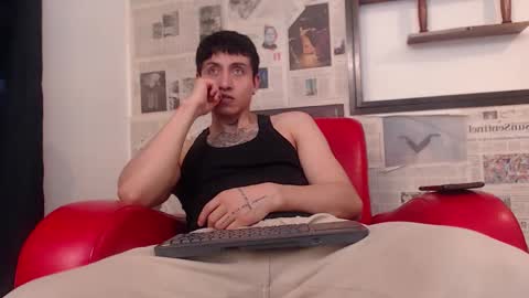 Snapshot of god_of_olympus1 chatting on December 1, 9:31 pm steven online show from December 1, 9:31 pm