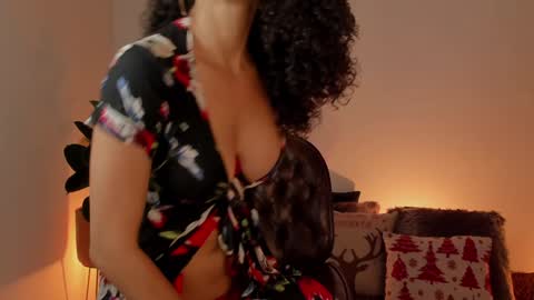 Snapshot of goddes_helena chatting on December 29, 2:49 am Elena online show from December 29, 2:49 am