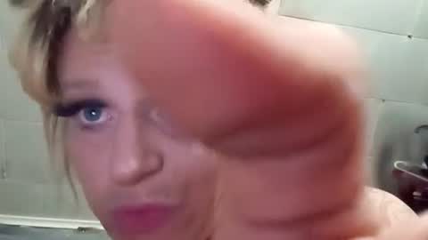 Snapshot of goddess0505 chatting on February 27, 11:15 pm goddess0505 online show from February 27, 11:15 pm