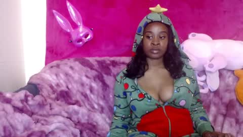 Snapshot of goddess_aaliyah chatting on December 24, 12:44 pm goddess_aaliyah online show from December 24, 12:44 pm