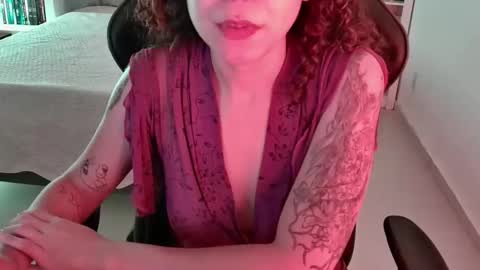 Snapshot of goddess_artemis_ chatting on November 11, 12:32 am Fauna online show from November 11, 12:32 am