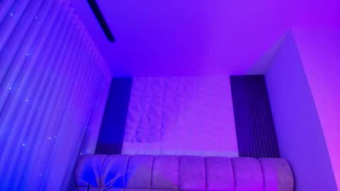 goddess_eli77 online show from February 19, 3:02 am