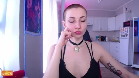 Snapshot of goddess_elpisfoxter chatting on May 7, 10:42 am Elpis Foxter online show from May 7, 10:42 am