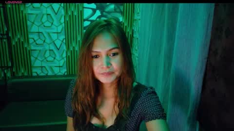 Snapshot of goddess_jaz29 chatting on November 18, 5:28 pm Migs online show from November 18, 5:28 pm