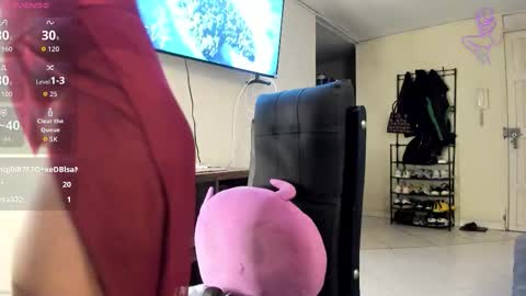 Snapshot of goddess_khaleesi chatting on March 4, 6:19 am Khaleesi online show from March 4, 6:19 am