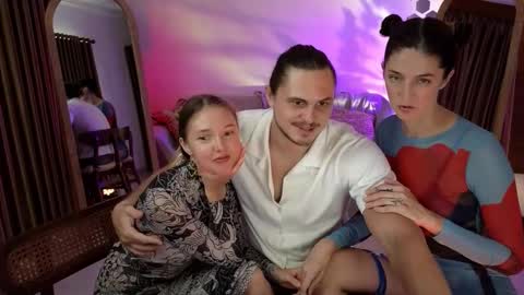 Snapshot of goddess_marylin chatting on October 29, 3:42 am 330 UTC2 girls online show from October 29, 3:42 am