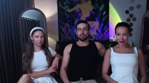   330 UTC2 girls   online show from July 12, 5:09 am