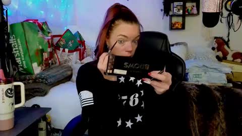 Snapshot of goddess_of_mars chatting on December 16, 4:23 pm Patricia Mars Goddess of Mars twitter thegoddessmindy online show from December 16, 4:23 pm