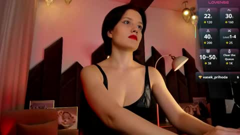 goddess_rowen online show from May 6, 4:23 pm
