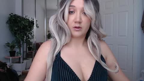 Snapshot of goddessemmy chatting on May 6, 7:08 pm Goddess Emmy online show from May 6, 7:08 pm