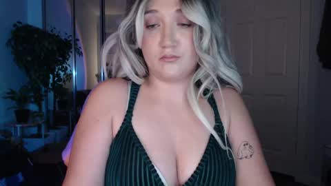 Snapshot of goddessemmy chatting on May 11, 4:07 am Goddess Emmy online show from May 11, 4:07 am