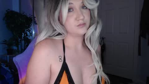 Snapshot of goddessemmy chatting on May 19, 3:13 am Goddess Emmy online show from May 19, 3:13 am